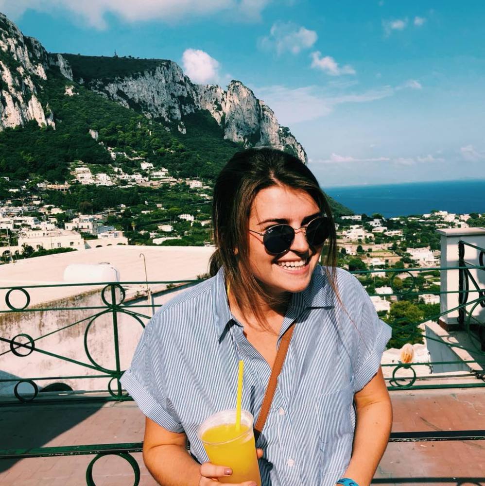 Meet your Posher, Claire